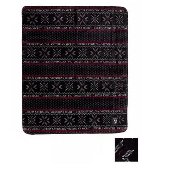 Victoria’s Secret Holiday Sherpa Throw Blanket - Picture 2 of 4